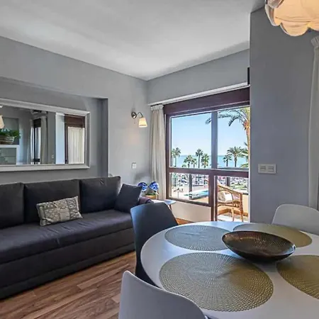 Encantador En Primera Línea De Playa Benalmádena